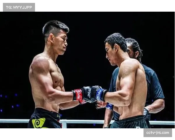 阿卜杜拉耶夫TKO现役冠军唐凯续写全胜纪录再创辉煌 阿卜杜拉耶夫TKO现役冠军唐凯续写全胜纪录再创辉煌