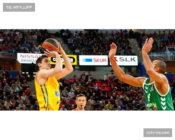 勇士库里上场时间受限为常规赛储备体力注重长期赛季表现